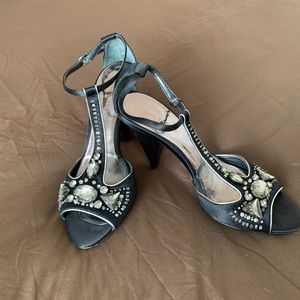 ANN TAYLOR Embellished T strap